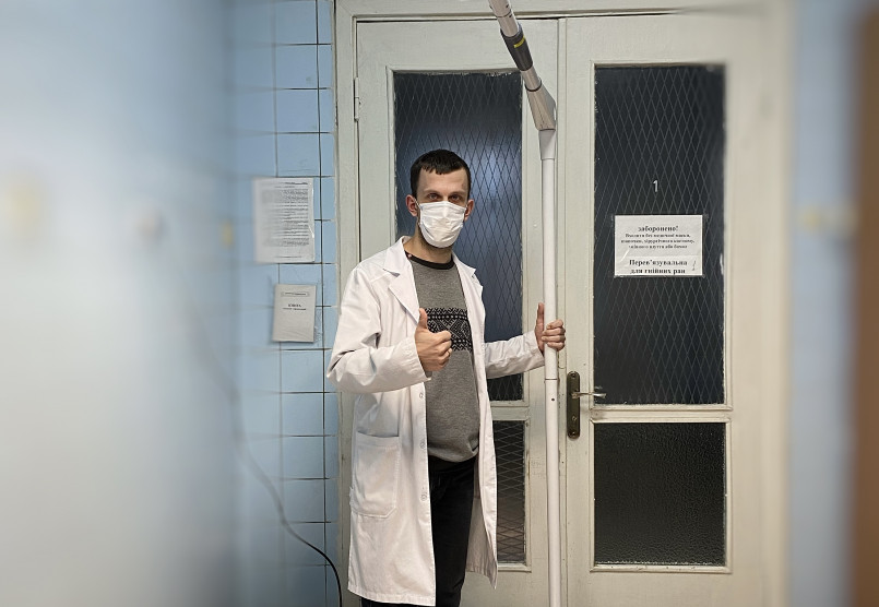 Вітаємо київську лікарню з придбанням операційної лампи